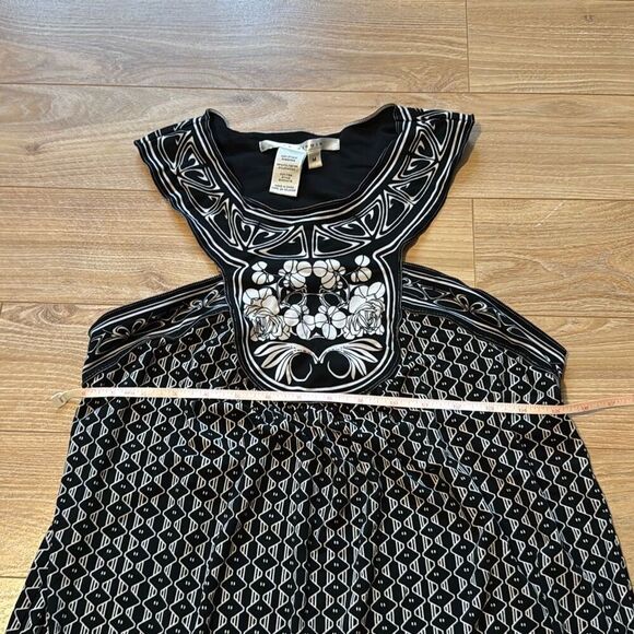 Max Studio Black and white Halter Top Size Medium - Picture 3 of 5